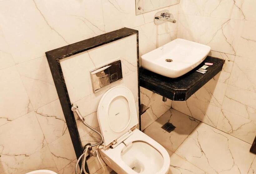 اتاق استاندارد, Krone A Family Hotel Near Igi Airport