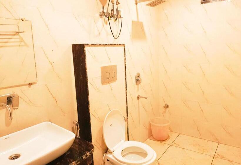 Семейный Номер, Krone A Family Hotel Near Igi Airport