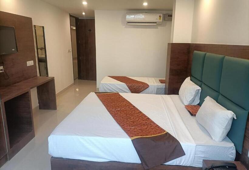 اتاق خانوادگی, Krone A Family Hotel Near Igi Airport