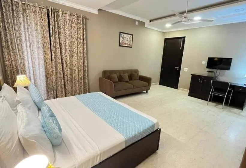 キングサイズベッドのスタンダードルーム, Abode Residency Safdarjung Enclave Near U S Embassy Delhi