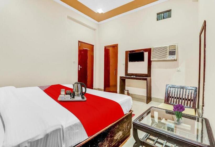 اتاق کلاسیک سه تخته, Flagship Shiv Ganga Home Stay