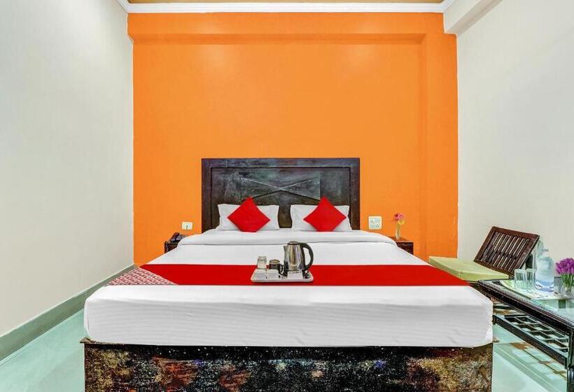 اتاق کلاسیک سه تخته, Flagship Shiv Ganga Home Stay