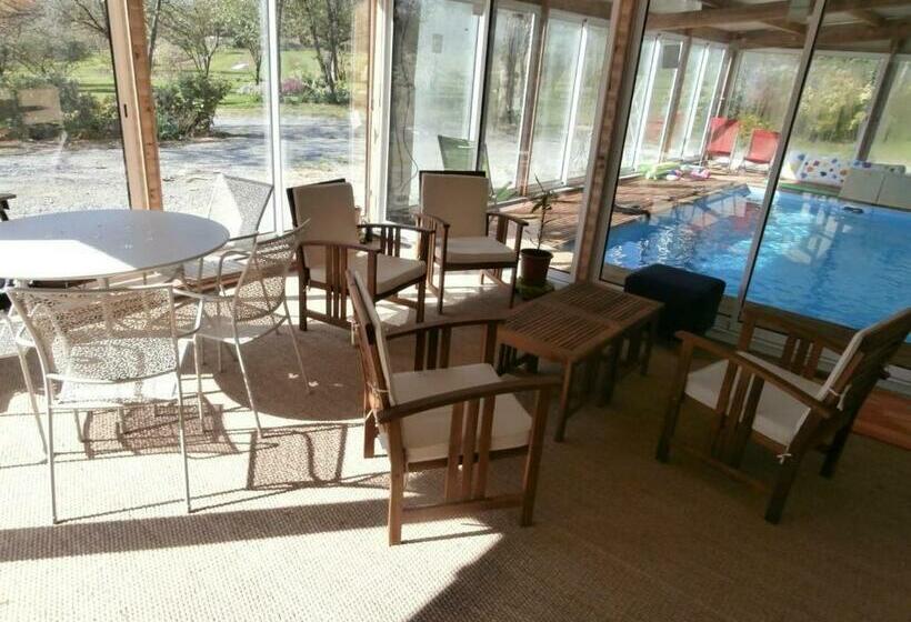 家庭间, Cabane Familiale Tout Confort Avec Jardin, Animaux, Piscine Chauffée Et étangs à Saint Thomas De Cou