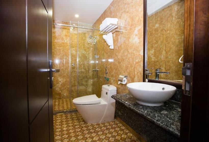 اتاق استاندارد چهار تخته با چشم‌انداز دریا, Moc Tra Hotel Tuan Chau Hạ Long