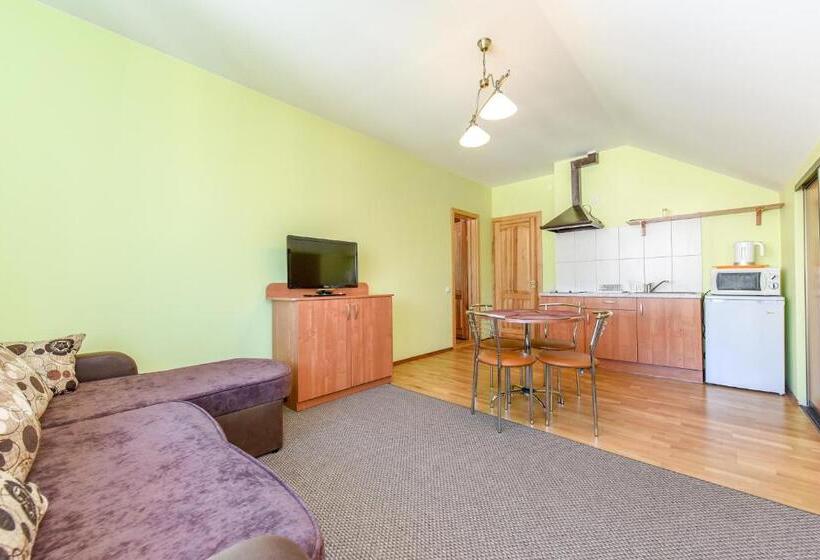 اتاق خانوادگی, Mociutes Palanga