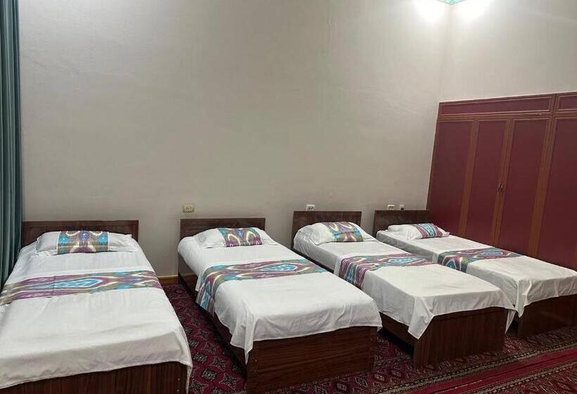スタンダード４人部屋, Shukrona Guest House