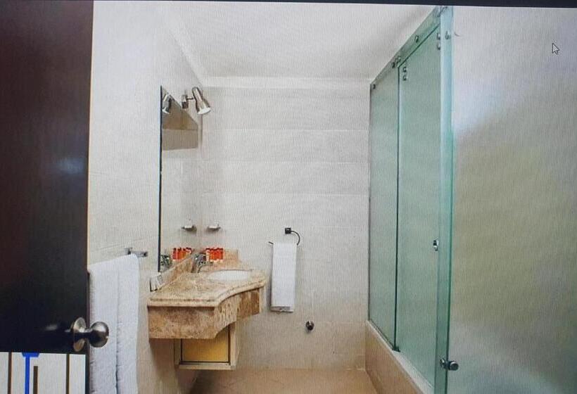 1 Bedroom Penthouse Apartment, Penthouse In Porto Pyramids Elsokhna Families Only