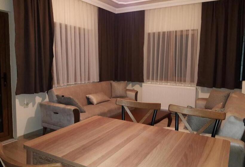 דירה בת חדר שינה 1 עם נוף, Salegan Apart