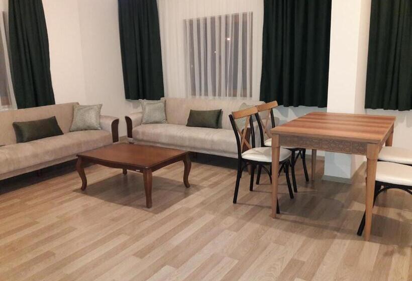 דירה בת חדר שינה 1 עם נוף, Salegan Apart