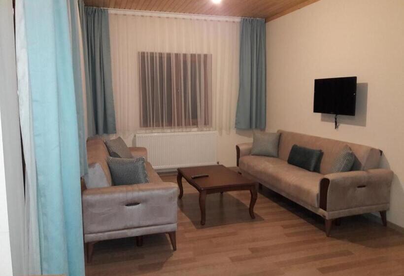 דירה בת חדר שינה 1 עם נוף, Salegan Apart