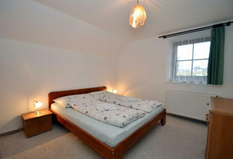 شقة غرفتين نوم مزودة بشُرفة, Apartmány Florian