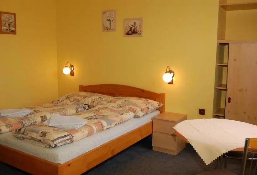 身障者適用キングサイズベッドルーム, Apartmány Florian