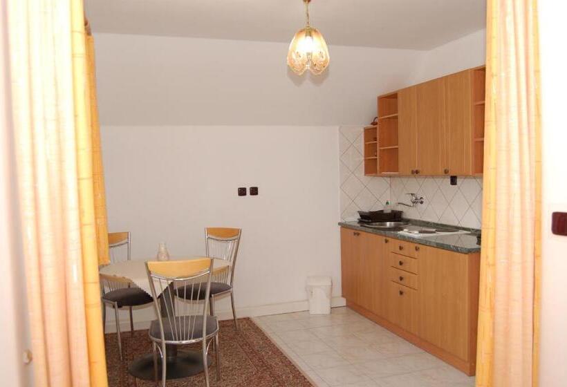 شقة غرفة واحدة, Apartmány Florian