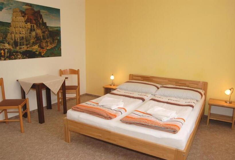 شقة غرفة واحدة, Apartmány Florian