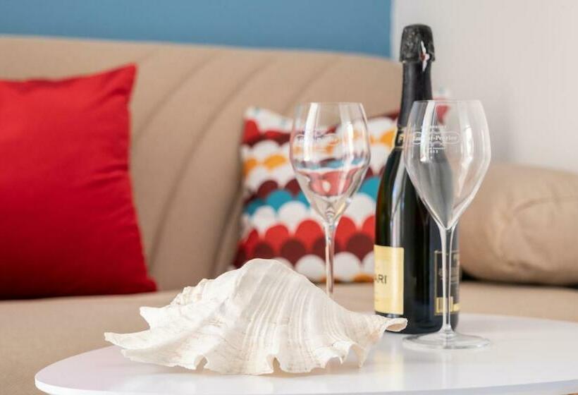 Deluxe Rum, Vele D Otranto B&b