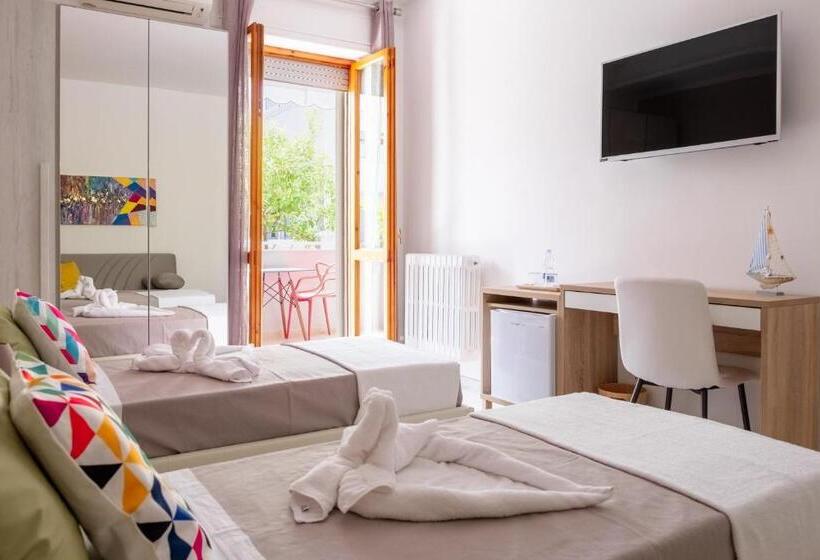 اتاق لوکس با بالکن, Vele D Otranto B&b