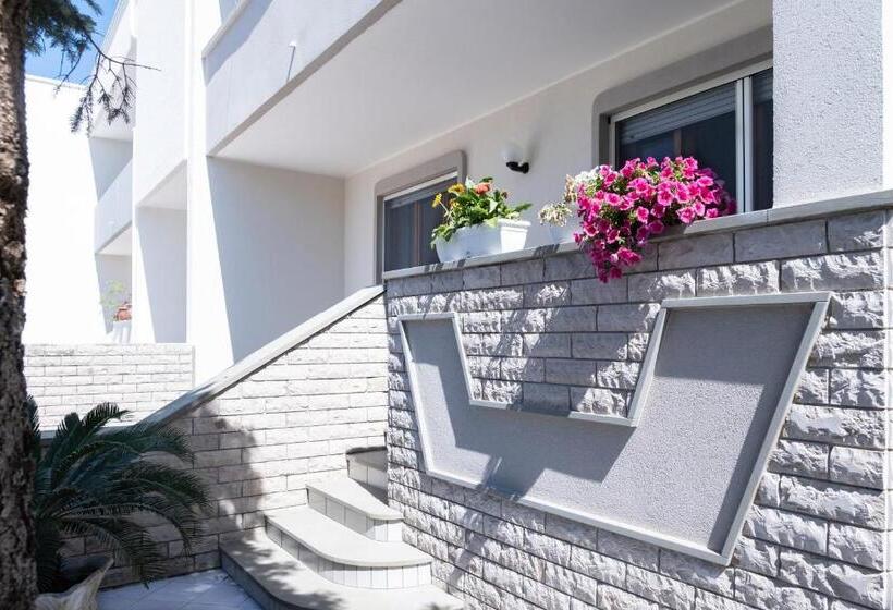 اتاق لوکس با بالکن, Vele D Otranto B&b