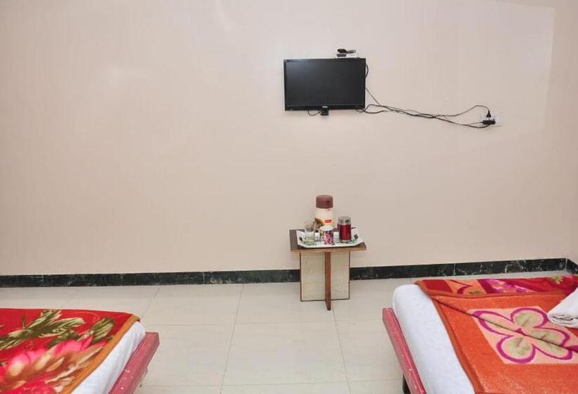 Comfort Kolmen Hengen Huone, Sai Sulochana
