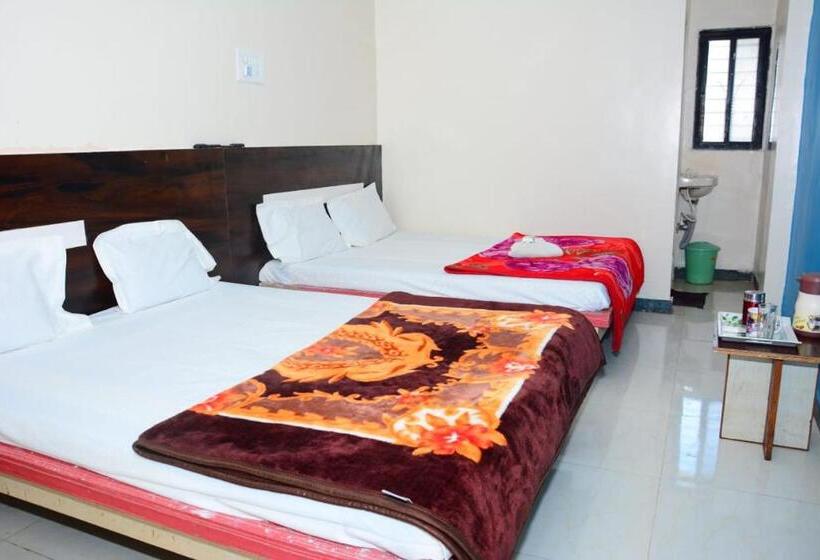 Economy Quadruple Room, Sai Sulochana