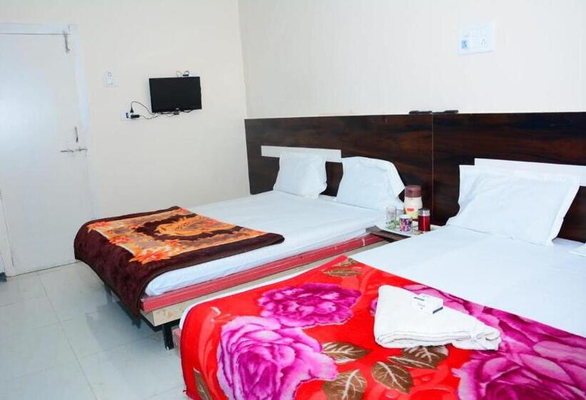 Economy Quadruple Room, Sai Sulochana