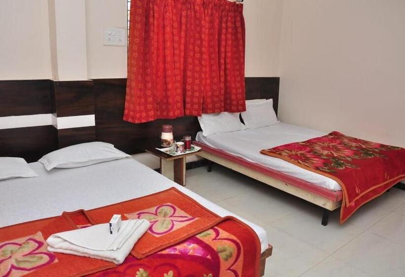 Economy Quadruple Room, Sai Sulochana