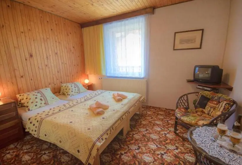 Huoneisto 2 Makuuhuonetta, Penzion Ivana