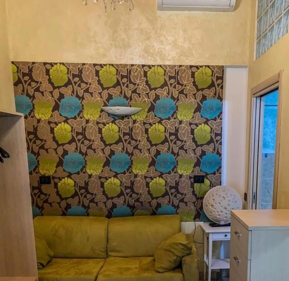 استودیو خانوادگی, Residenza Le Dimore