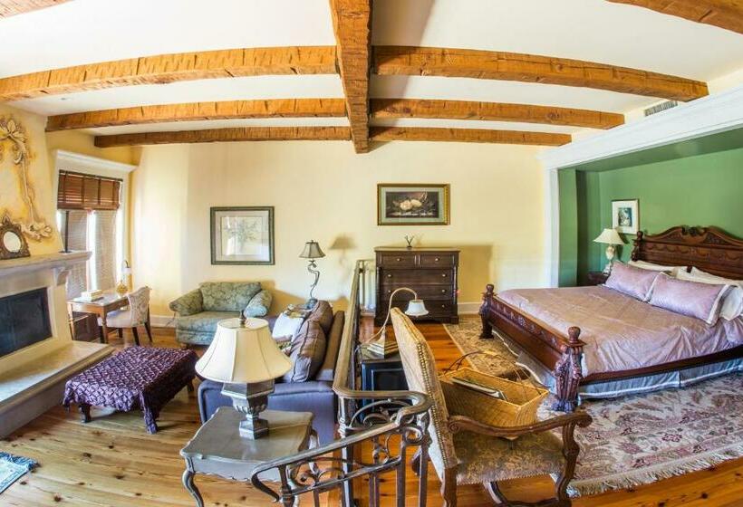 キングサイズベッドのデラックススイート, Calipaso Winery