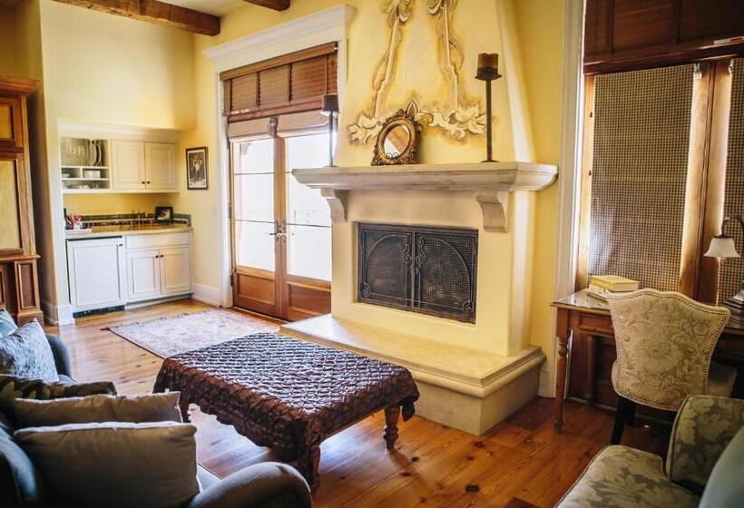 キングサイズベッドのデラックススイート, Calipaso Winery