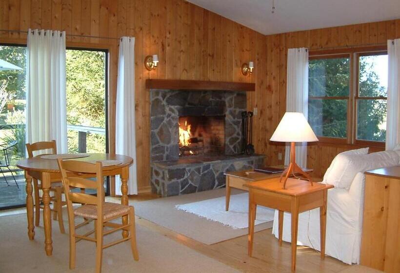 标准三人间, Fire Mountain Resort