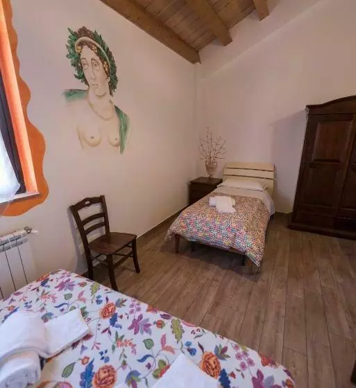 اتاق استاندارد سه نفره, La Casa Rossa Country House