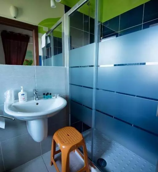 اتاق استاندارد چهار تخته, La Casa Rossa Country House