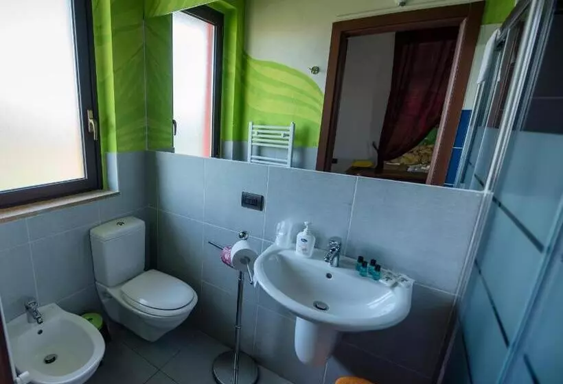 اتاق استاندارد چهار تخته, La Casa Rossa Country House