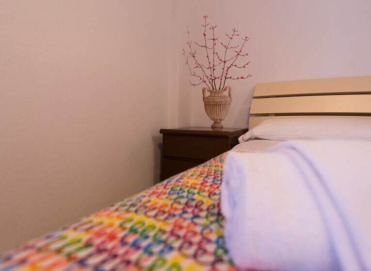 スタンダードトリプルルーム, La Casa Rossa Country House