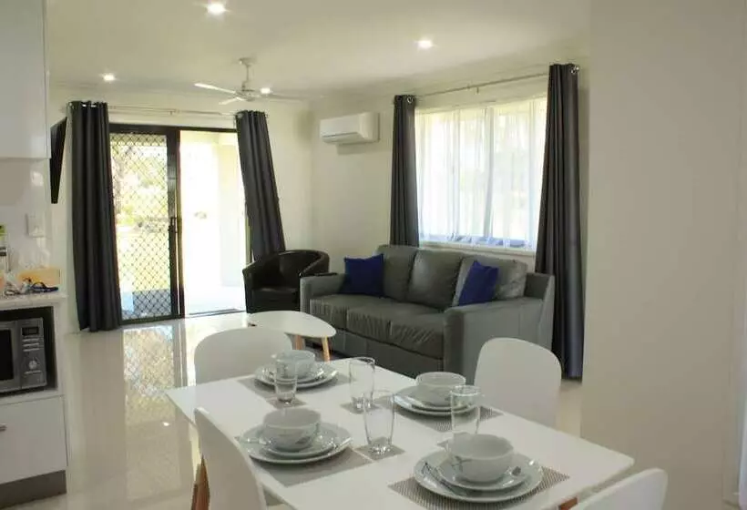 ３ベッドルームのスーペリアビラ, Casa Nostra Motel