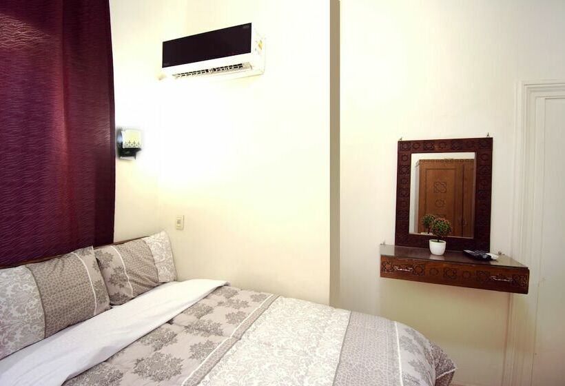 اتاق استاندارد یک نفره, Minerva Grand Hostel Cairo