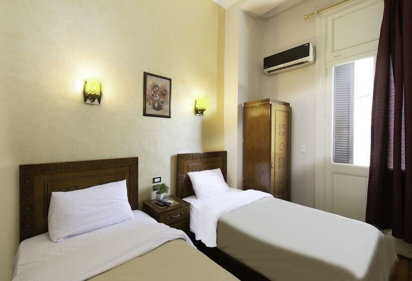 غرفة قياسية ثلاثية, Minerva Grand Hostel Cairo