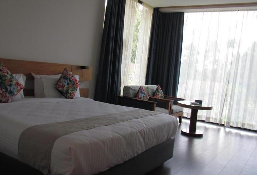 Номер Стандарт Вид на Озеро, Mountain Retreat Kodai