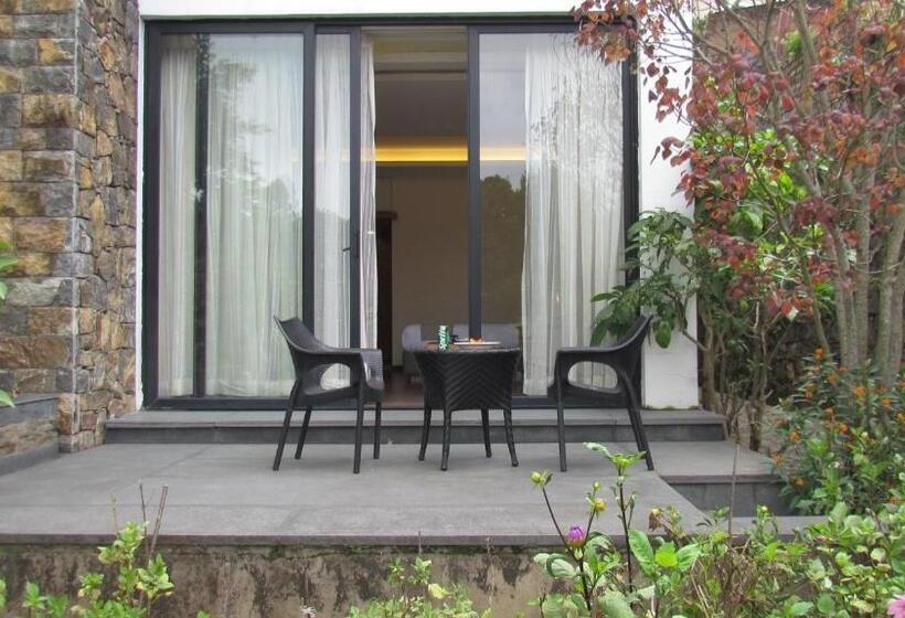 Номер Стандарт Вид на Сад, Mountain Retreat Kodai