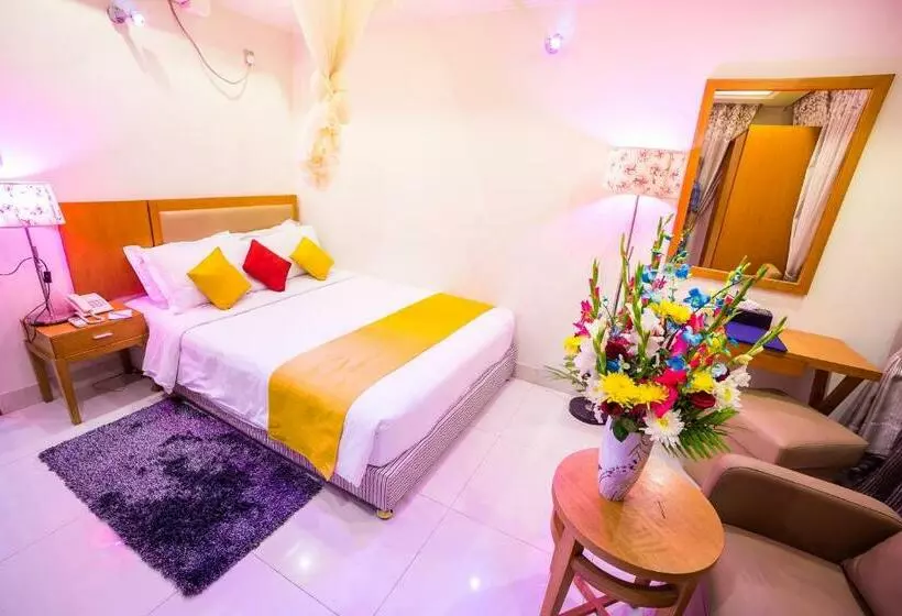سوییت اجرایی, Nascent Gardenia Suites