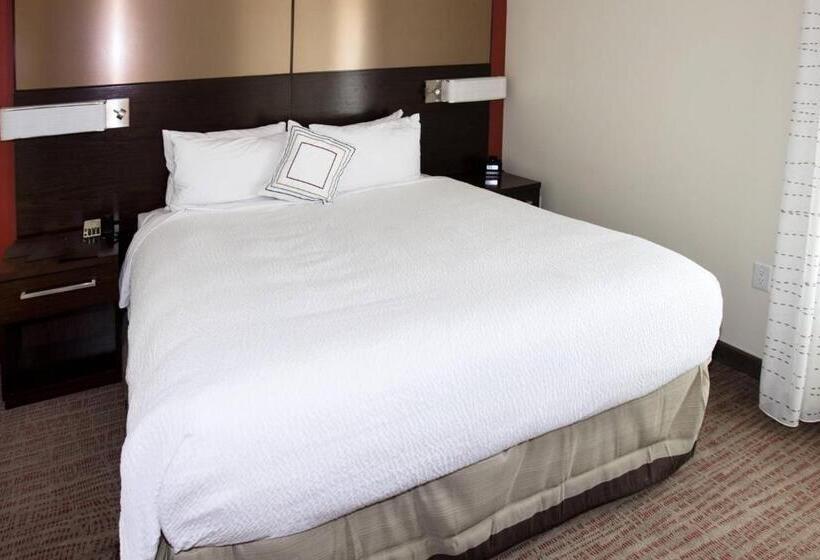 带大床的标准工作室, Residence Inn Lake Charles
