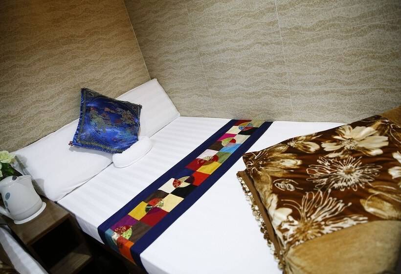 اتاق استاندارد, Sandhu Guest House