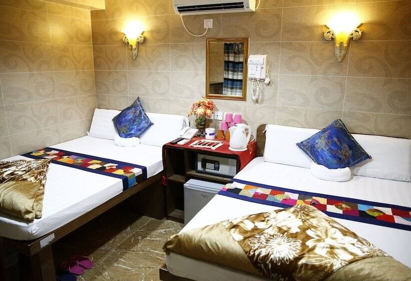اتاق خانوادگی, Sandhu Guest House