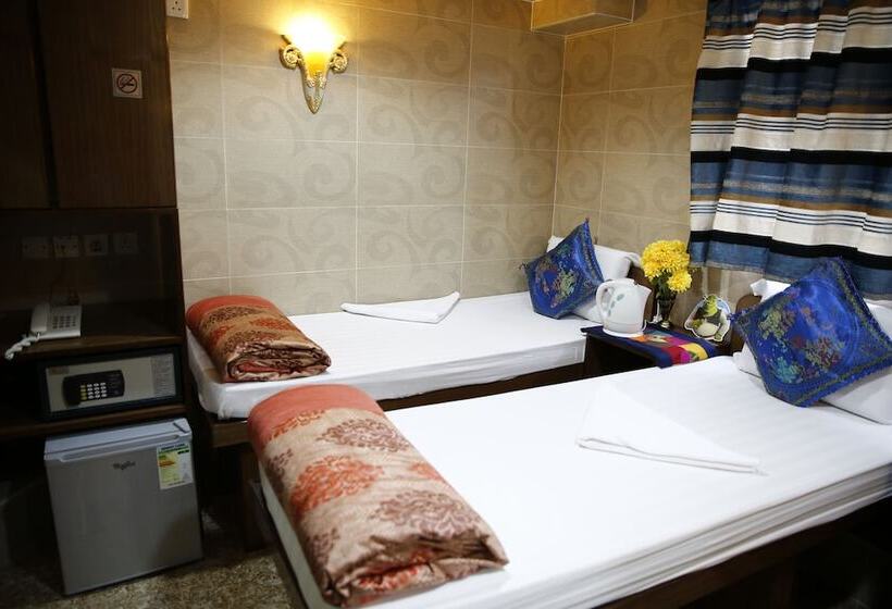 اتاق استاندارد, Sandhu Guest House