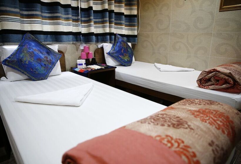 اتاق استاندارد, Sandhu Guest House