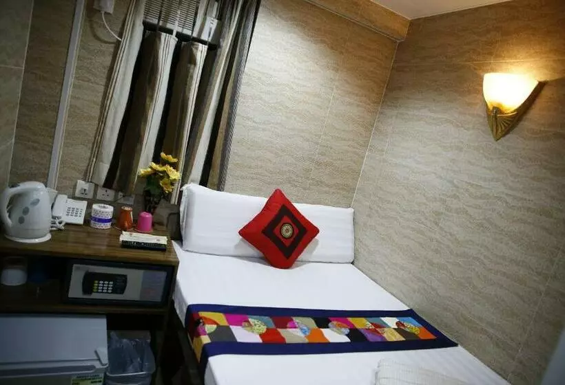 اتاق استاندارد یک نفره, Sandhu Guest House