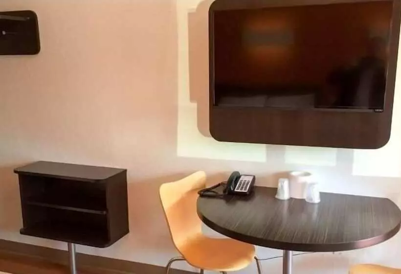 ２ダブルベッドのスタンダードルーム, Travelodge By Wyndham Sacramento Convention Center