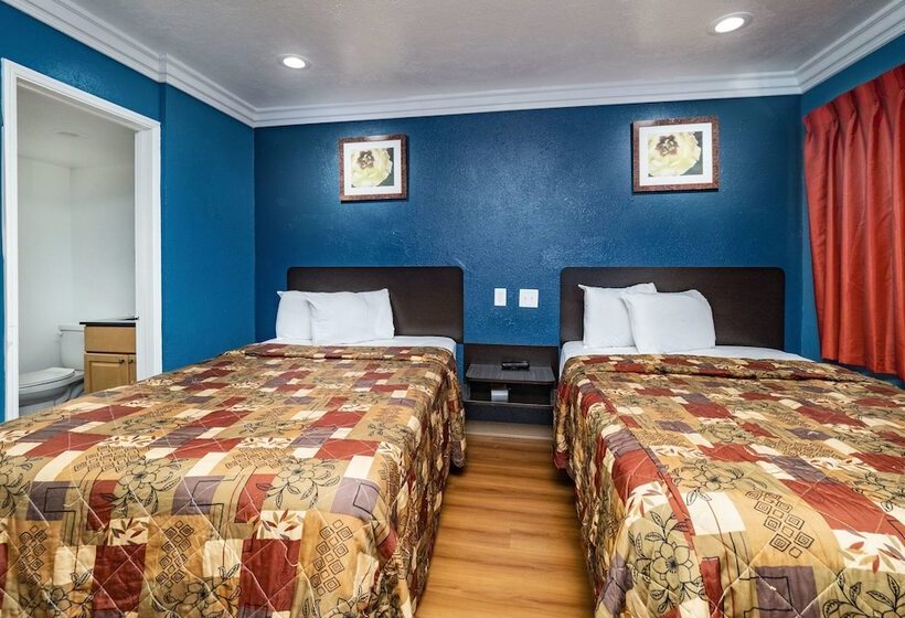 Номер Стандарт 2 Двуспальные Кровати, Travelodge By Wyndham Sacramento Convention Center