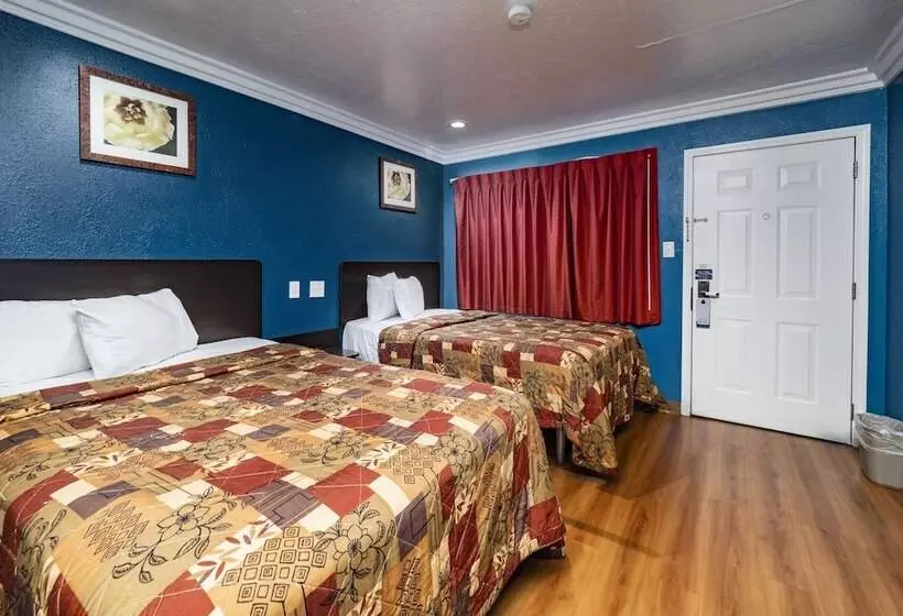 ２ダブルベッドのスタンダードルーム, Travelodge By Wyndham Sacramento Convention Center