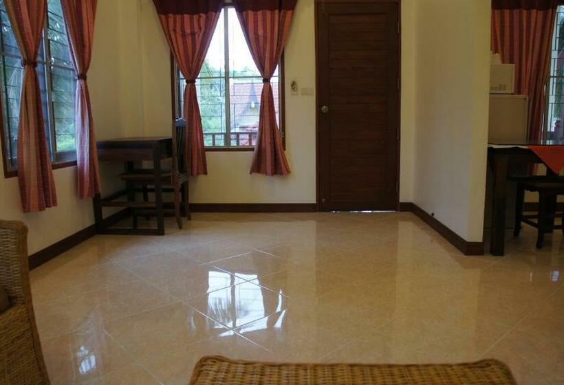 منزل غرفة نوم واحدة, Palm Village